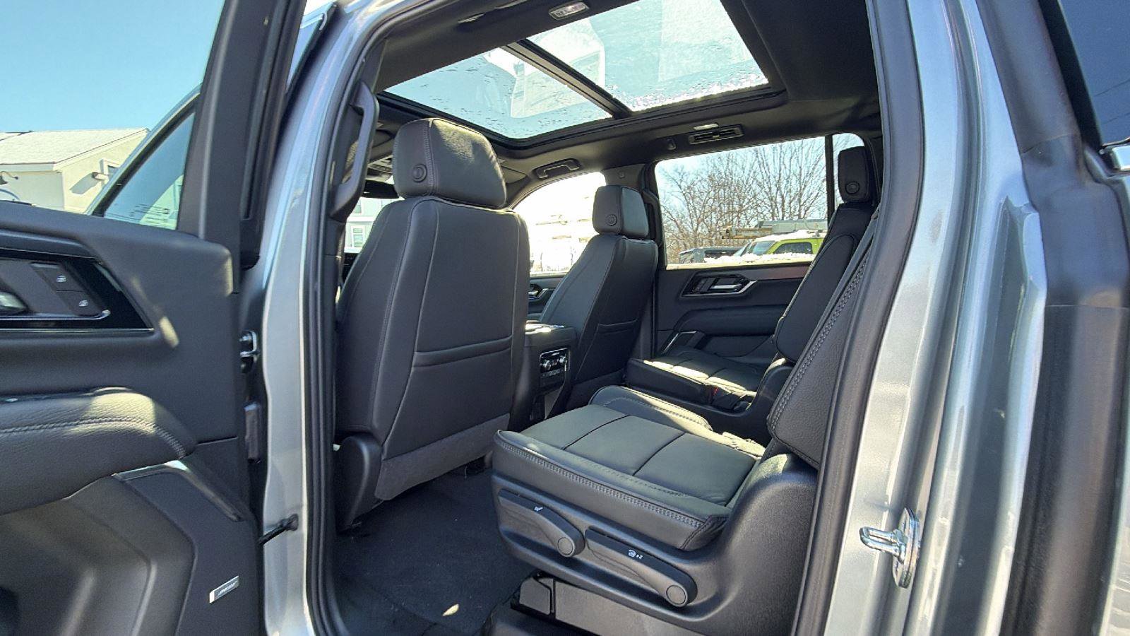 New 2025 GMC Yukon XL Denali w/ Sun & Power Step Package image 35