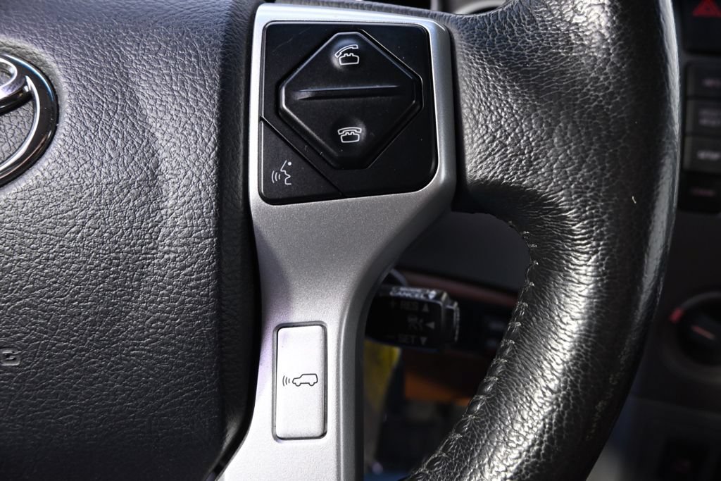 Used 2017 Toyota Sequoia Platinum AWD/4WD image 36