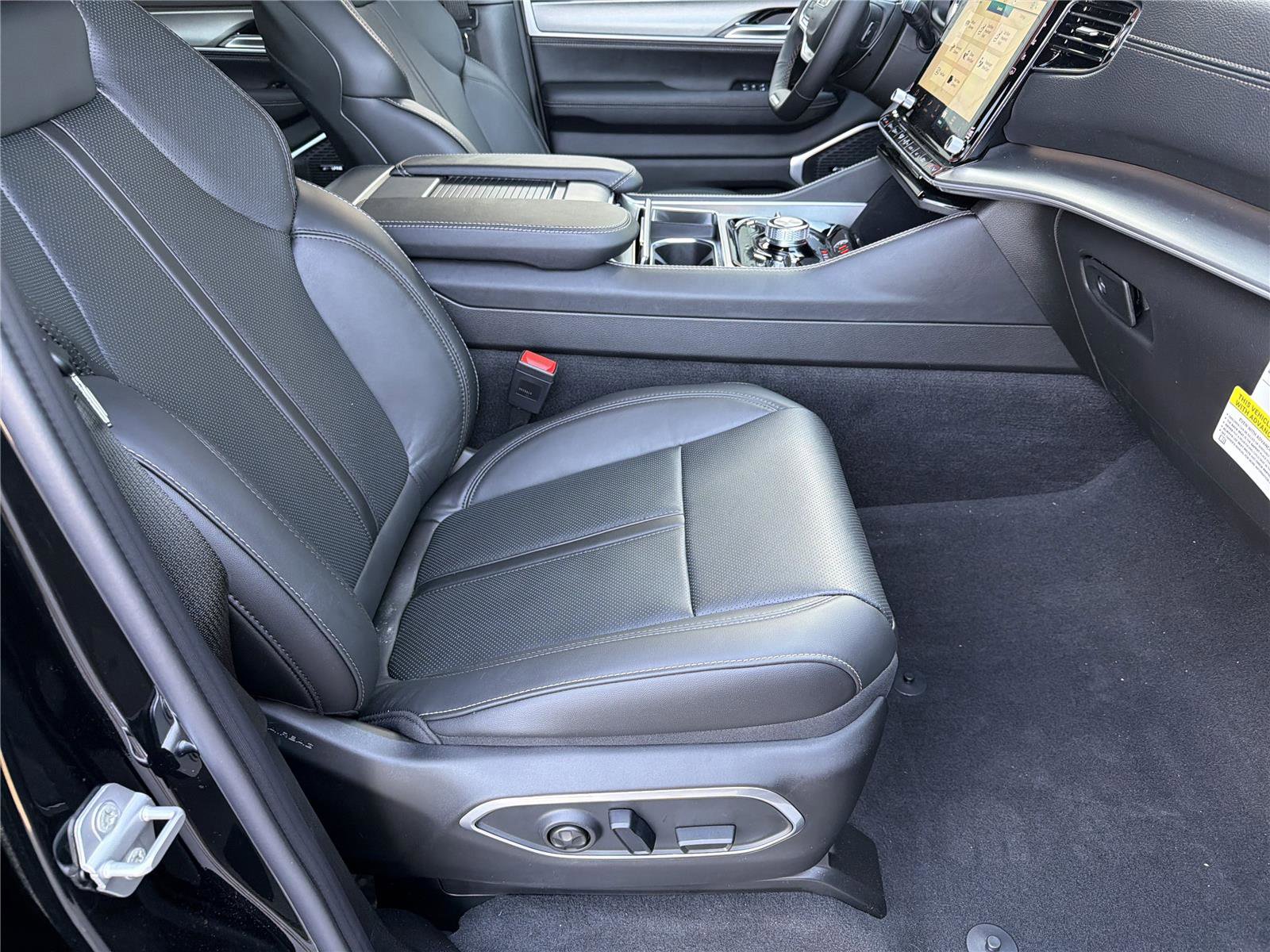 New 2026 Jeep Grand Wagoneer 4WD image 10