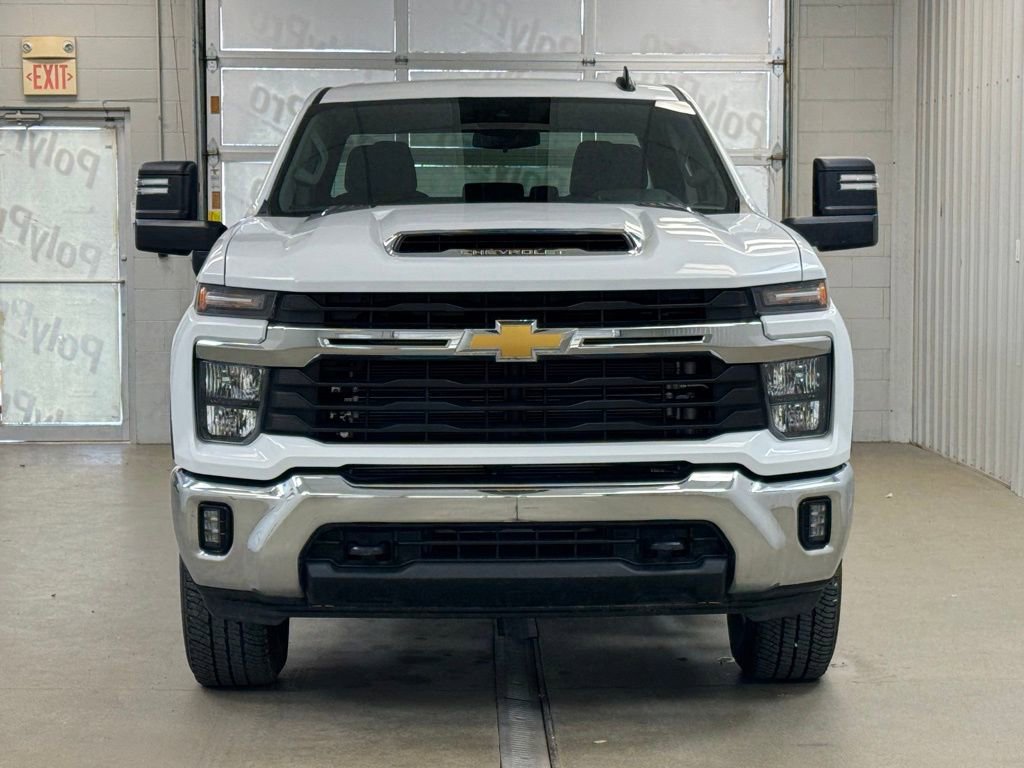 Used 2025 Chevrolet Silverado 2500 LT image 2