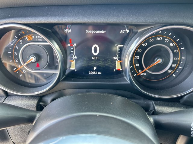 Used 2023 Jeep Wrangler Unlimited Sahara AWD/4WD image 11