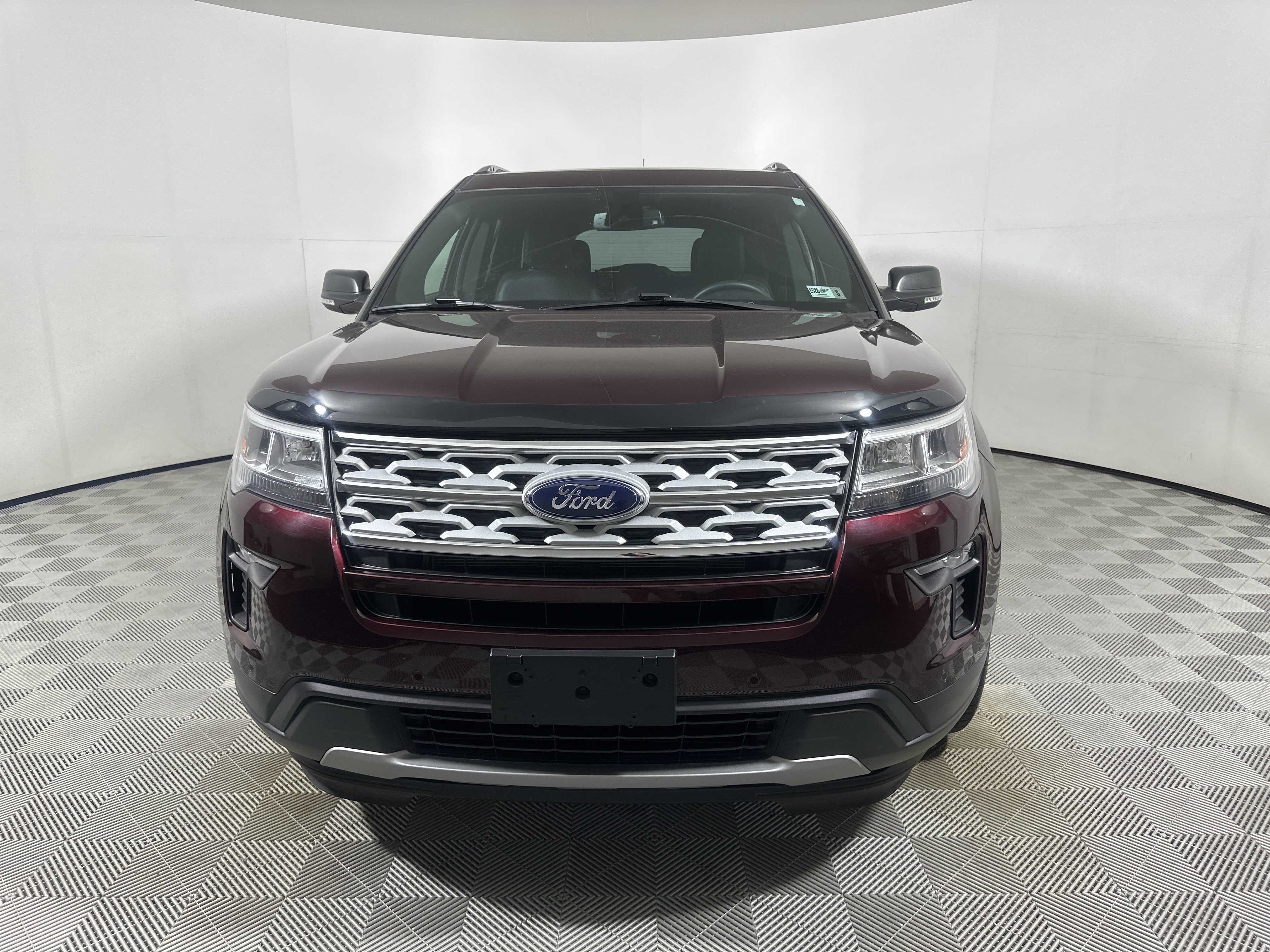 Used 2019 Ford Explorer XLT w/ Equipment Group 202A AWD/4WD image 2