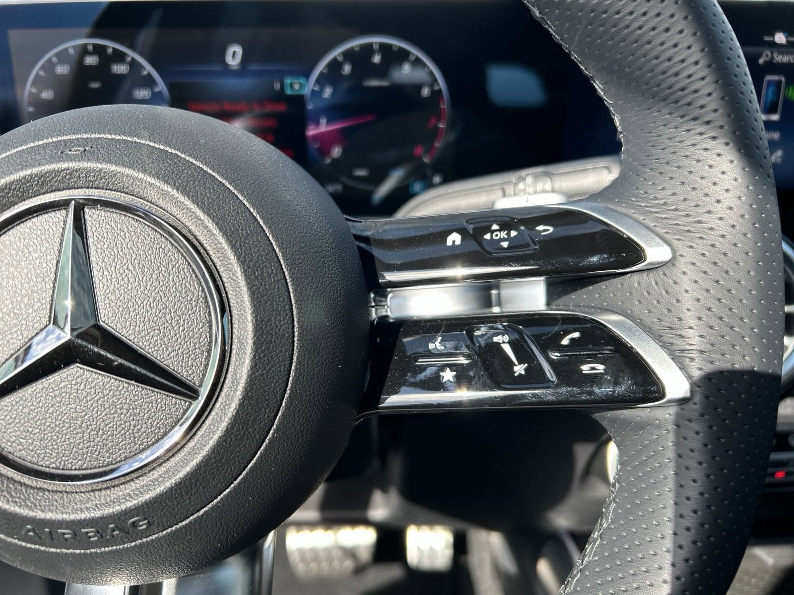 New 2025 Mercedes-Benz GLB 250 4MATIC image 24