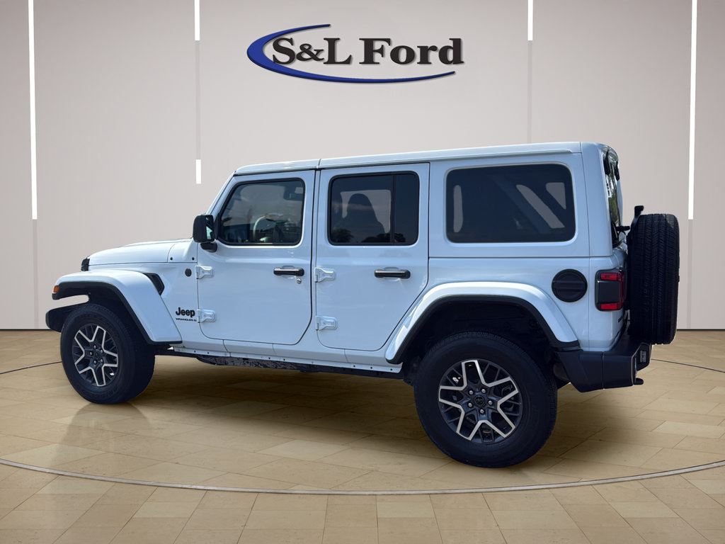 Used 2025 Jeep Wrangler Unlimited Sahara AWD/4WD image 4