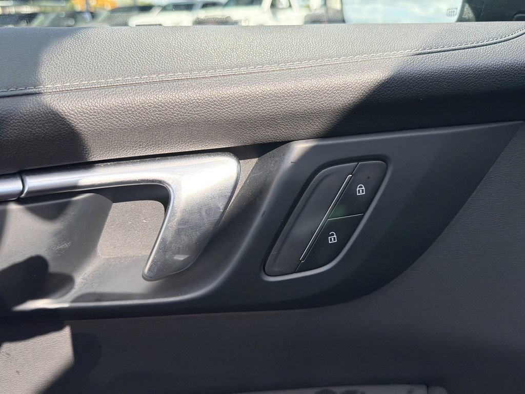 Used 2025 Buick Enclave Preferred FWD image 14