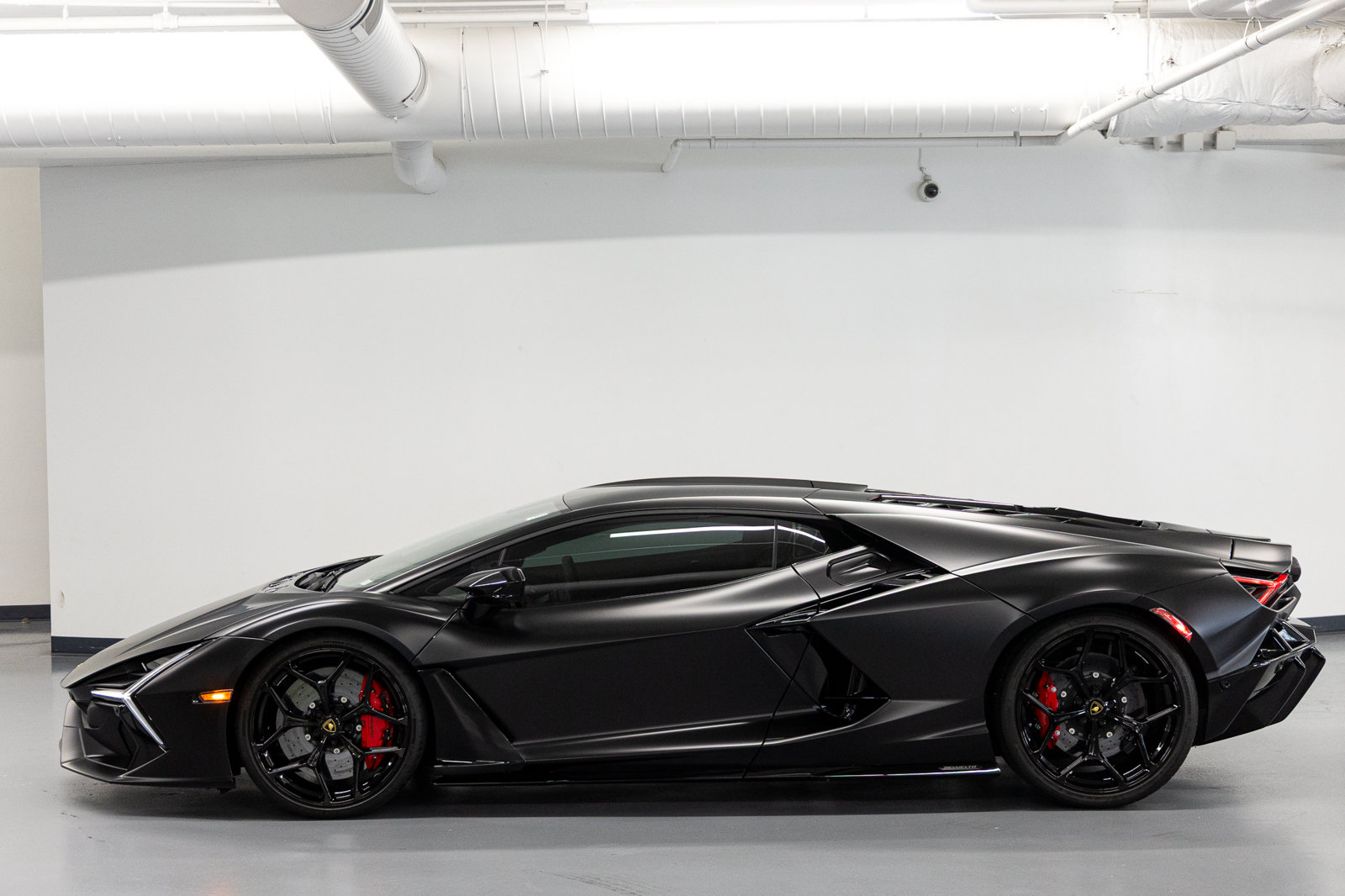 Used 2024 Lamborghini Revuelto AWD/4WD image 8