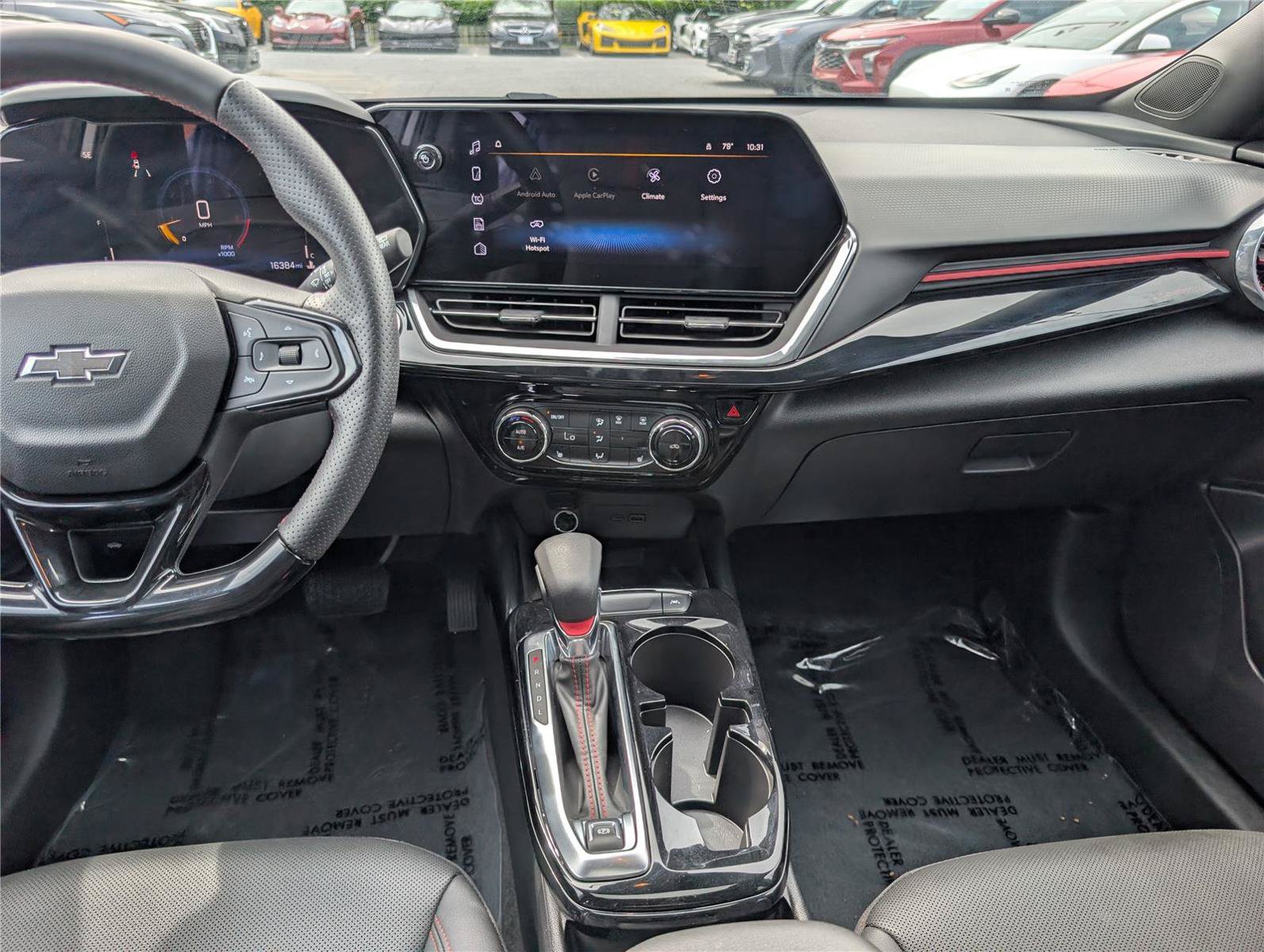 Used 2024 Chevrolet Trax RS w/ Sunroof Package FWD image 18