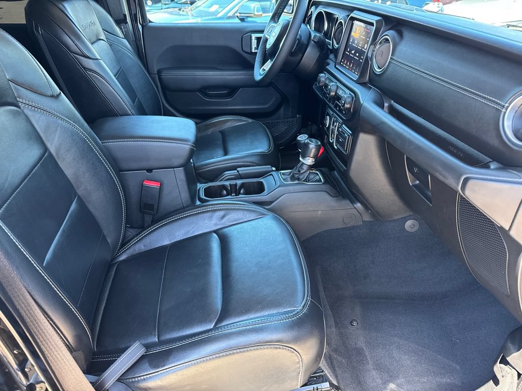 Used 2023 Jeep Wrangler Unlimited Sahara AWD/4WD image 17