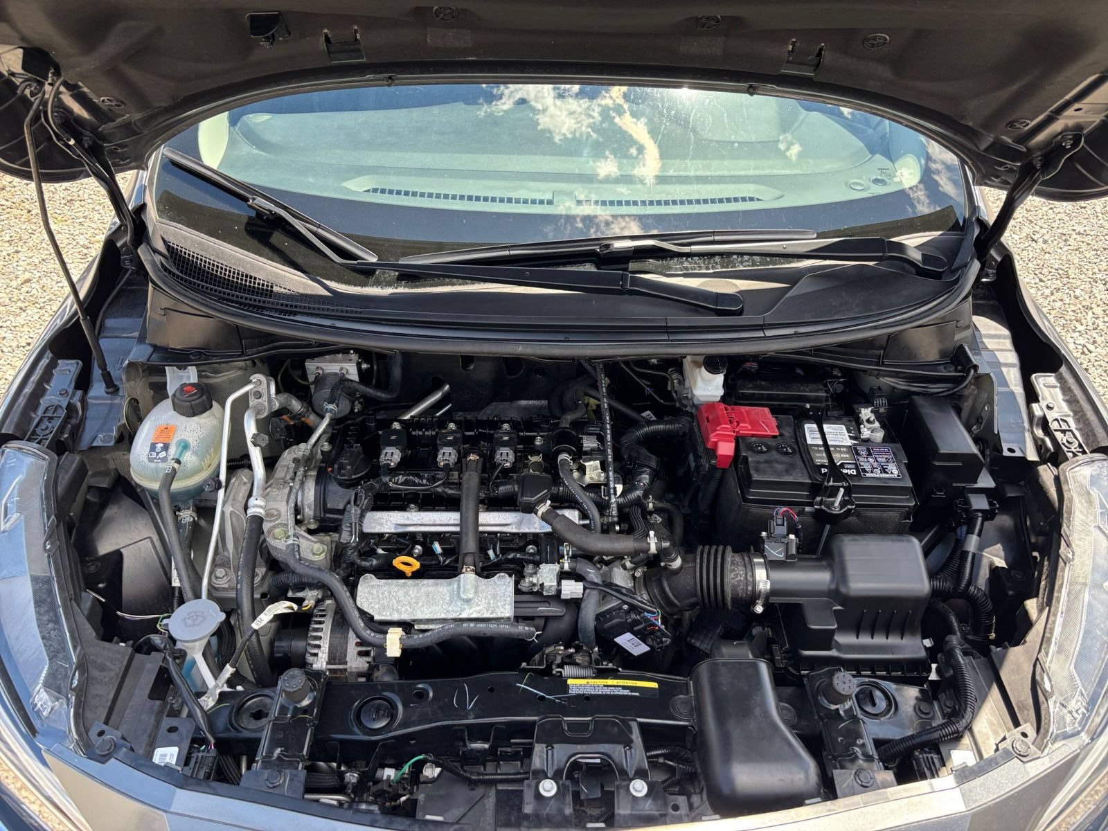 Used 2025 Nissan Versa SV FWD image 30