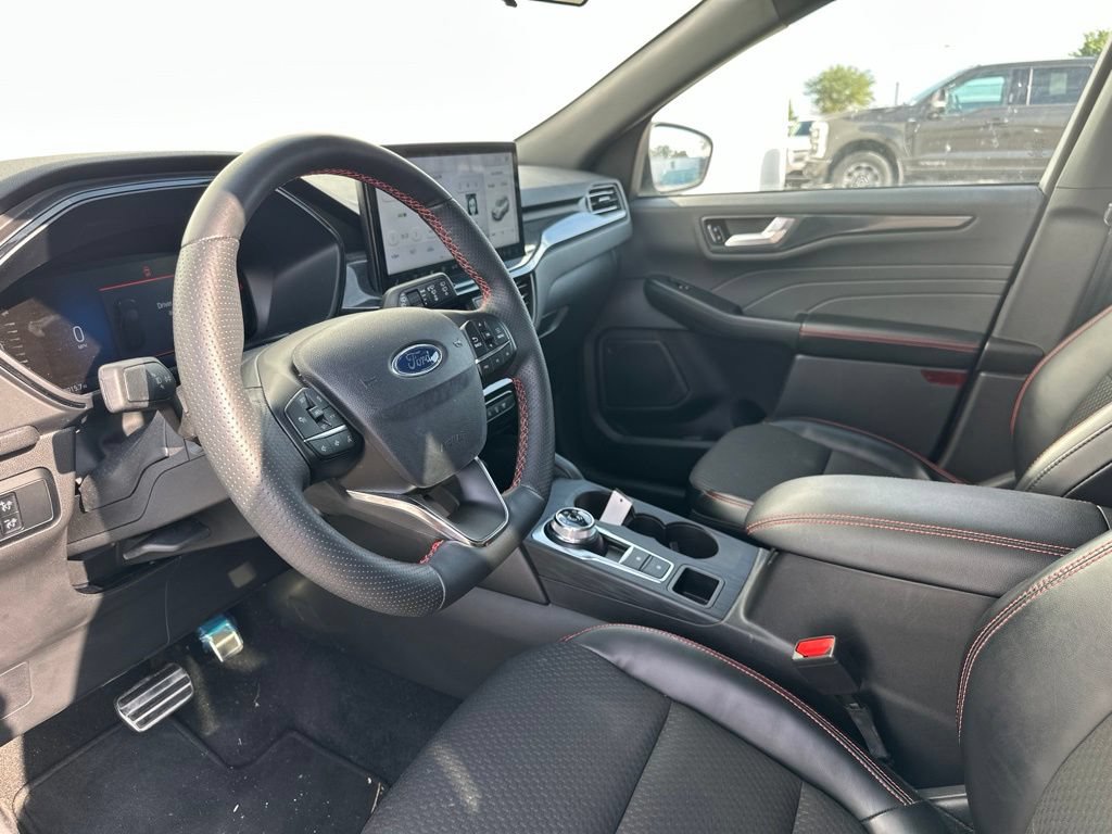 Used 2024 Ford Escape ST-Line w/ Tech Pack #1 AWD/4WD image 15