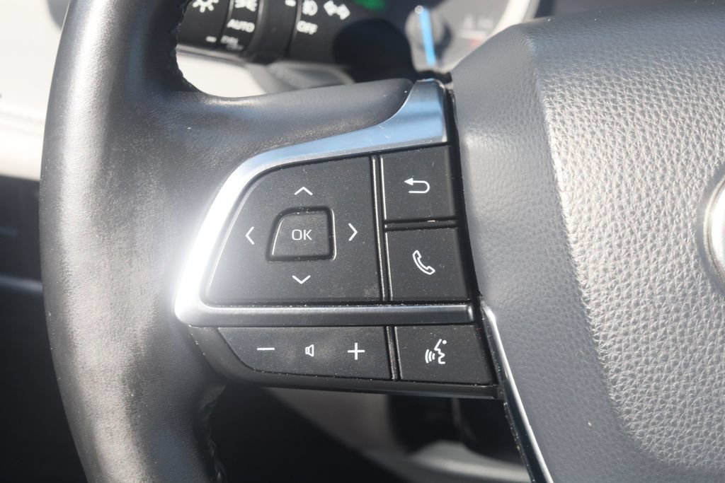 Used 2020 Toyota Highlander XLE AWD/4WD image 10