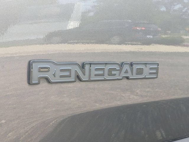 Used 2016 Jeep Renegade Latitude AWD/4WD image 10
