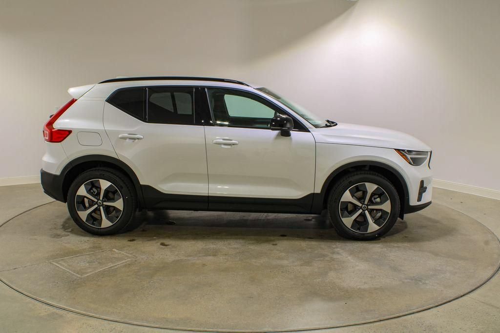 New 2026 Volvo XC40 B5 Core w/ Protection Package Premier AWD/4WD image 6