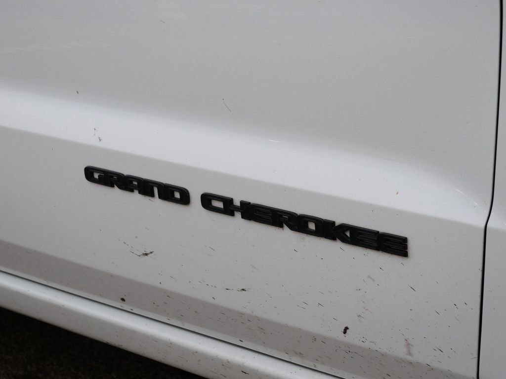 Used 2019 Jeep Grand Cherokee Altitude image 19