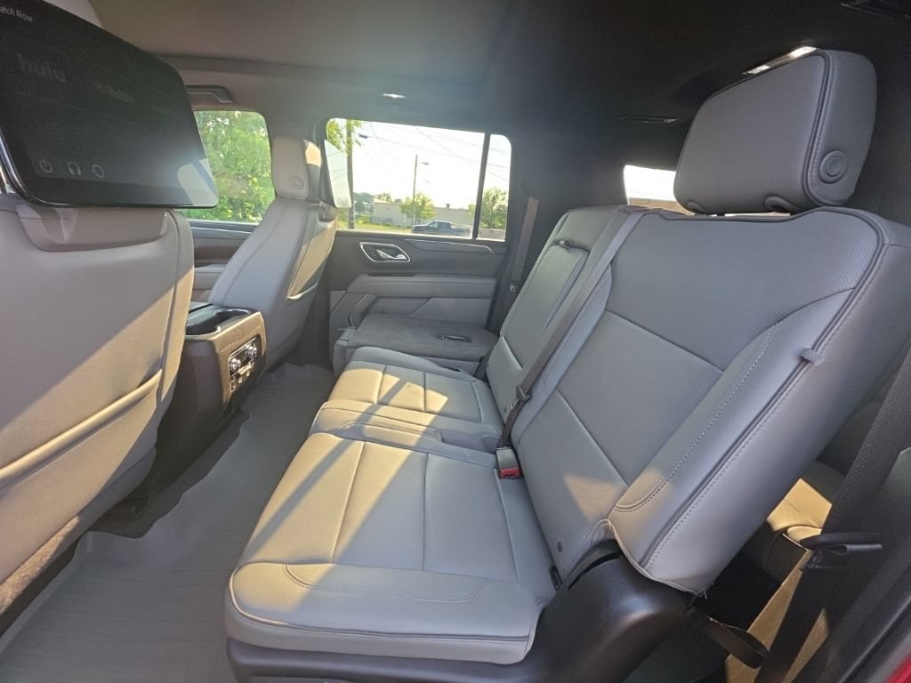 Certified 2023 GMC Yukon XL SLT w/ SLT Premium Package AWD/4WD image 23