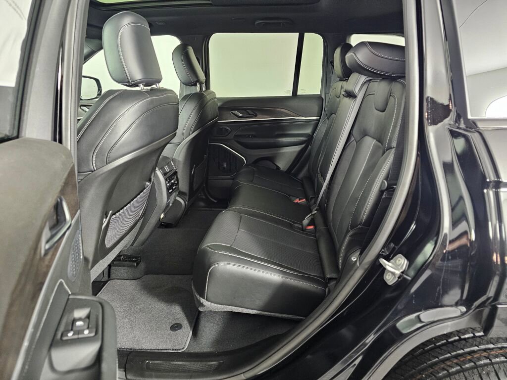 New 2026 Jeep Grand Cherokee Limited image 35