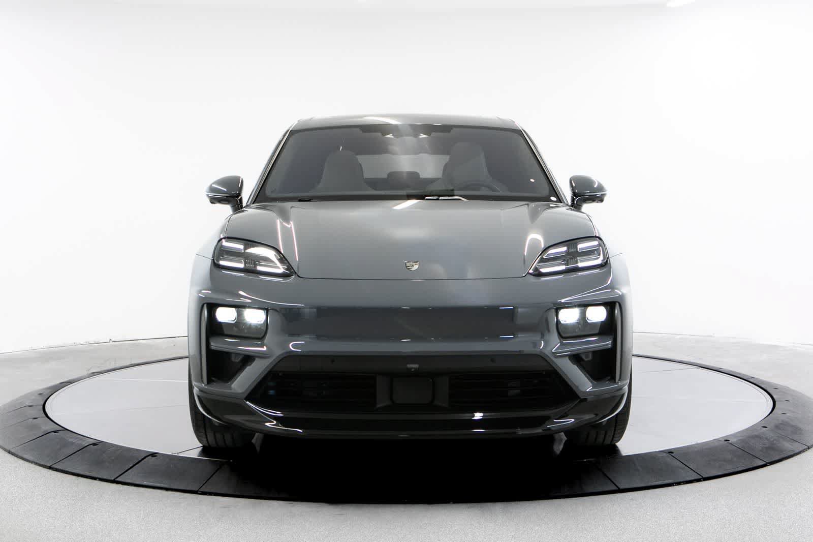 New 2026 Porsche Macan Turbo Electric AWD/4WD image 10