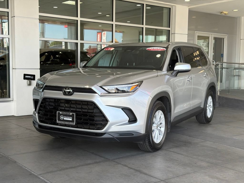 Certified 2024 Toyota Grand Highlander FWD image 2
