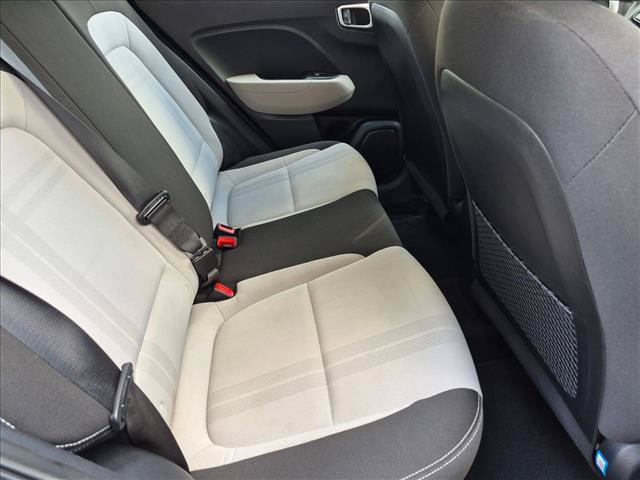 Used 2023 Hyundai Venue SEL FWD image 17