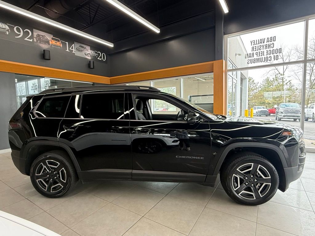 New 2026 Jeep Cherokee Laredo image 2