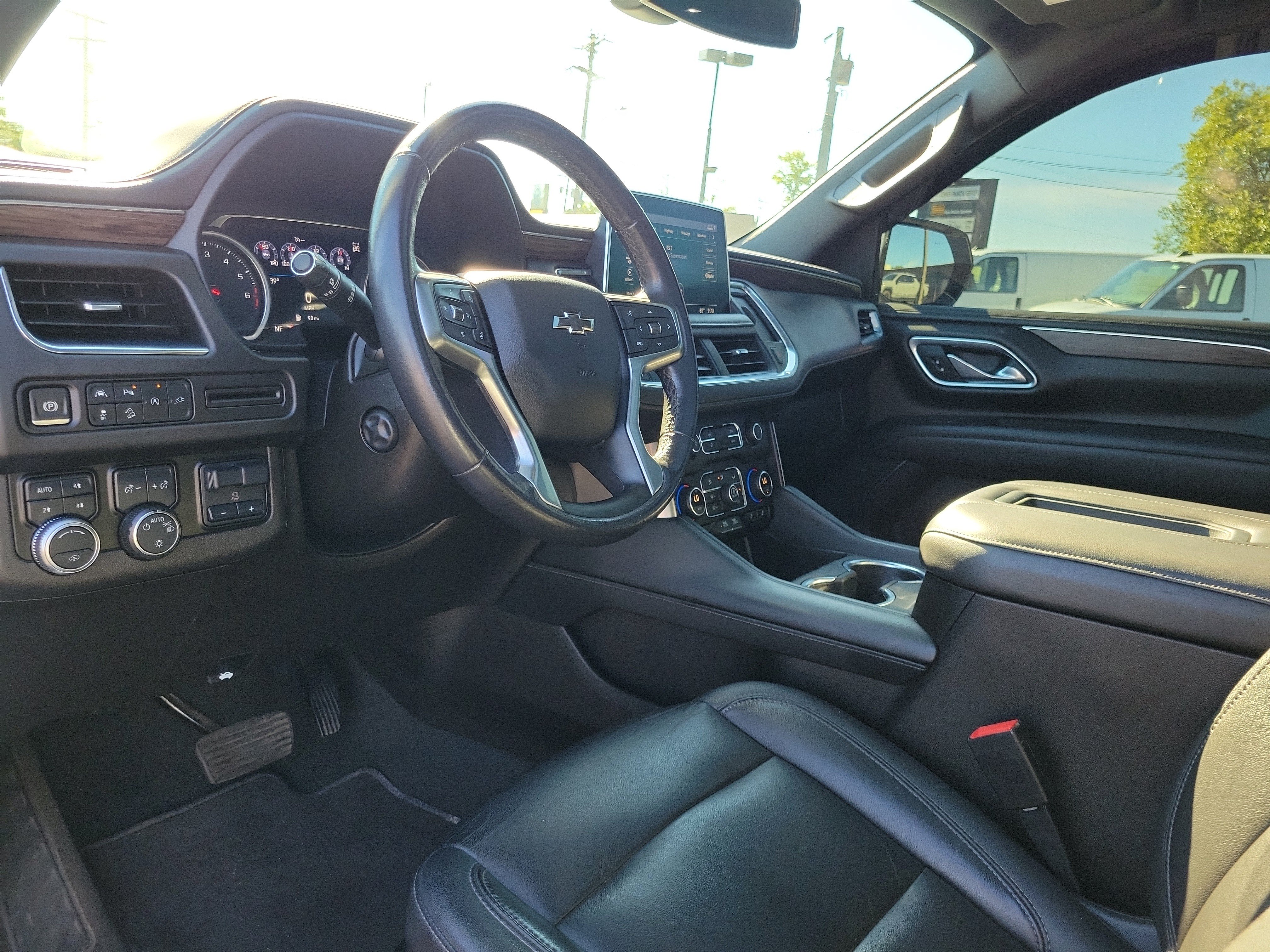 Used 2021 Chevrolet Tahoe Z71 w/ Z71 Off-Road Package AWD/4WD image 19