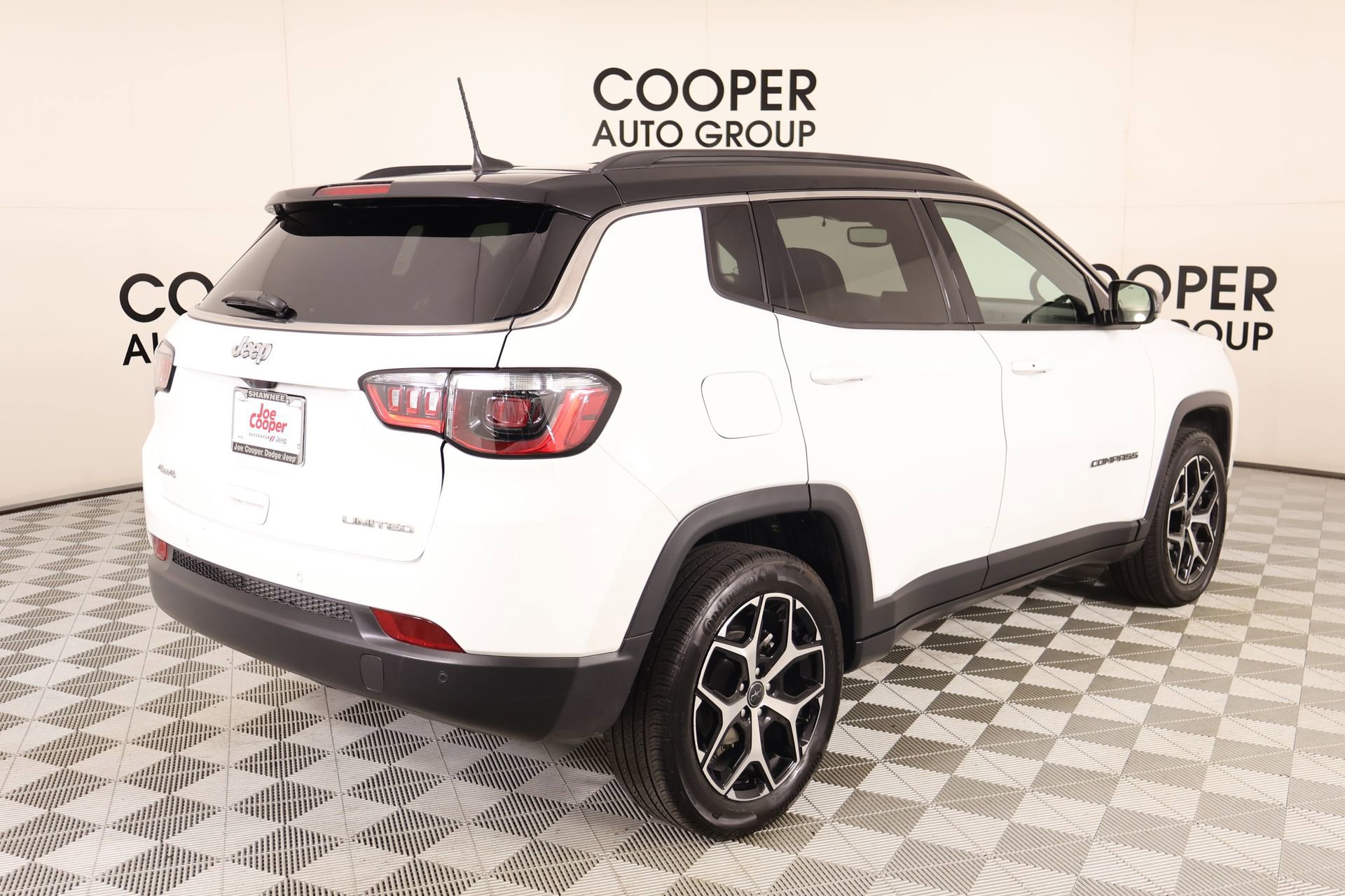 Used 2025 Jeep Compass Limited image 20