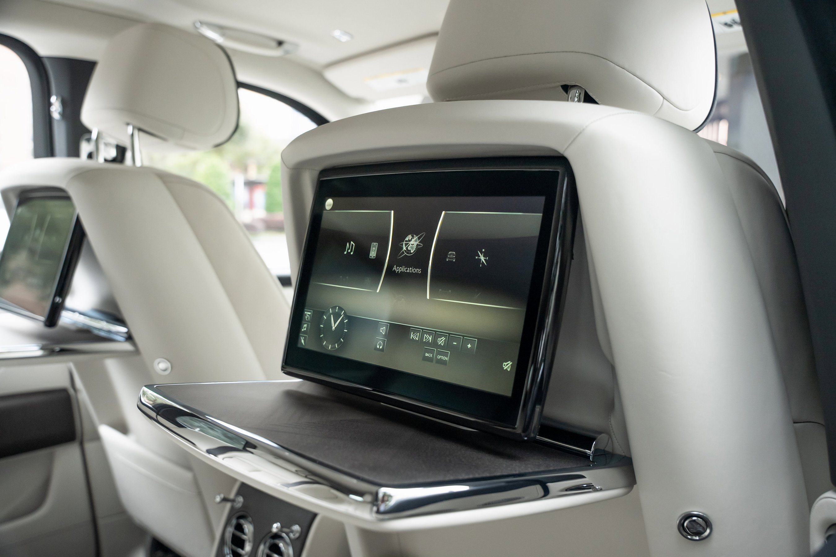 Used 2023 Rolls-Royce Cullinan w/ Cullinan Package image 63