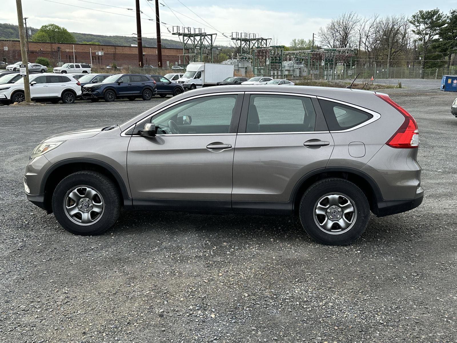 Used 2015 Honda CR-V LX image 5