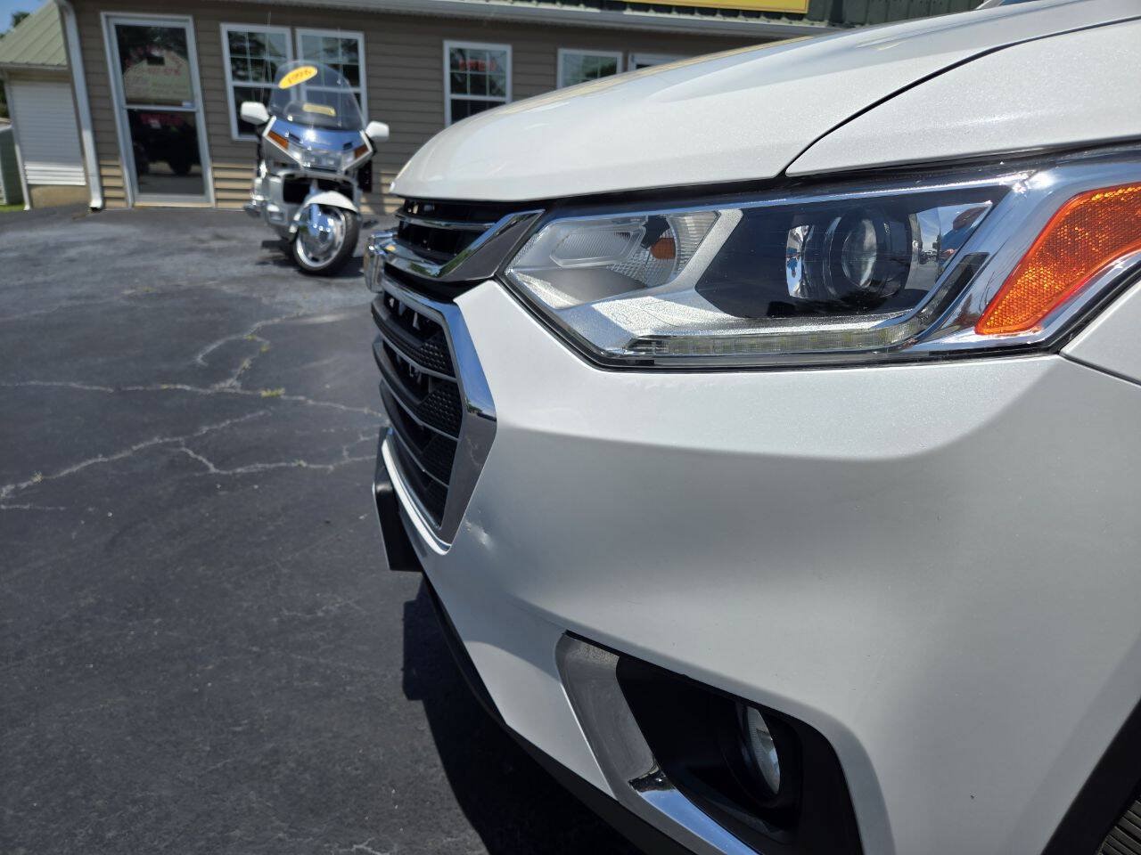 Used 2019 Chevrolet Traverse LT FWD image 19