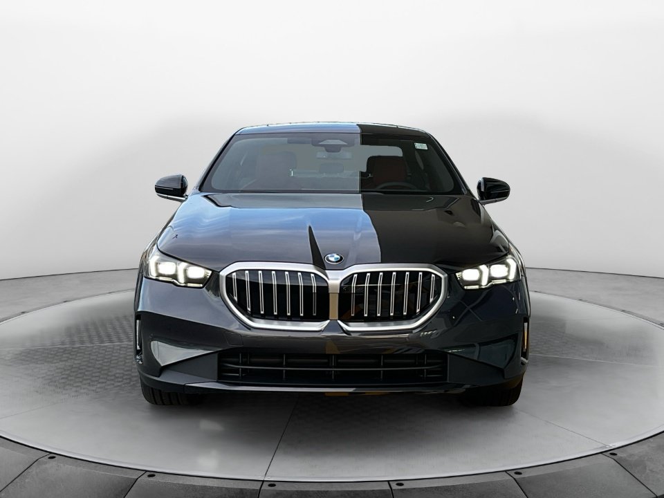Used 2026 BMW 530i xDrive w/ Premium Package AWD/4WD image 1