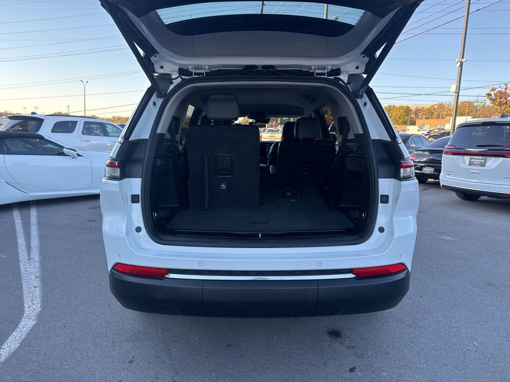 Used 2023 Jeep Grand Cherokee L Limited image 28