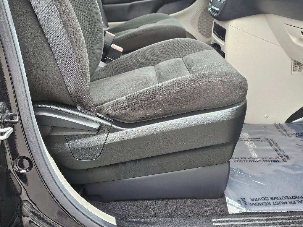 Used 2016 Dodge Grand Caravan SE w/ Quick Order Package 29E SE image 25