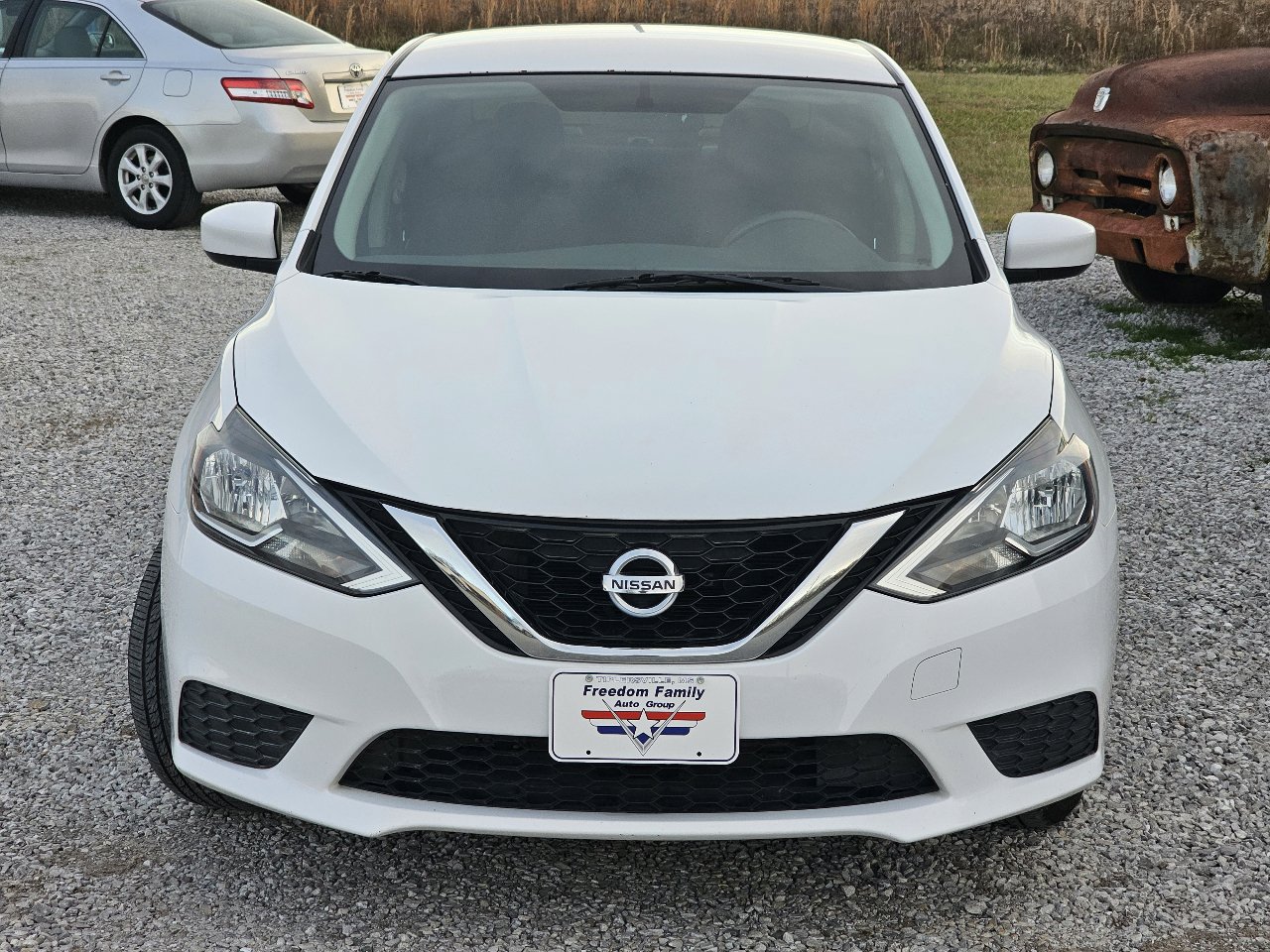 Used 2016 Nissan Sentra S image 13