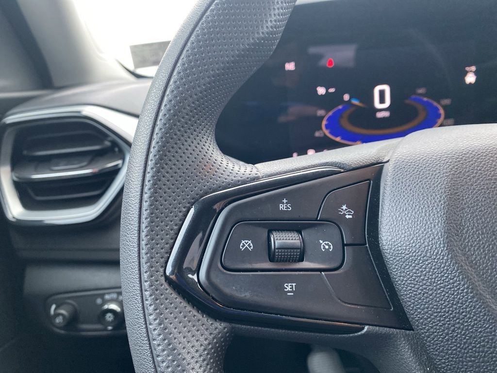 Used 2024 Chevrolet TrailBlazer LS w/ LS Convenience Package image 9