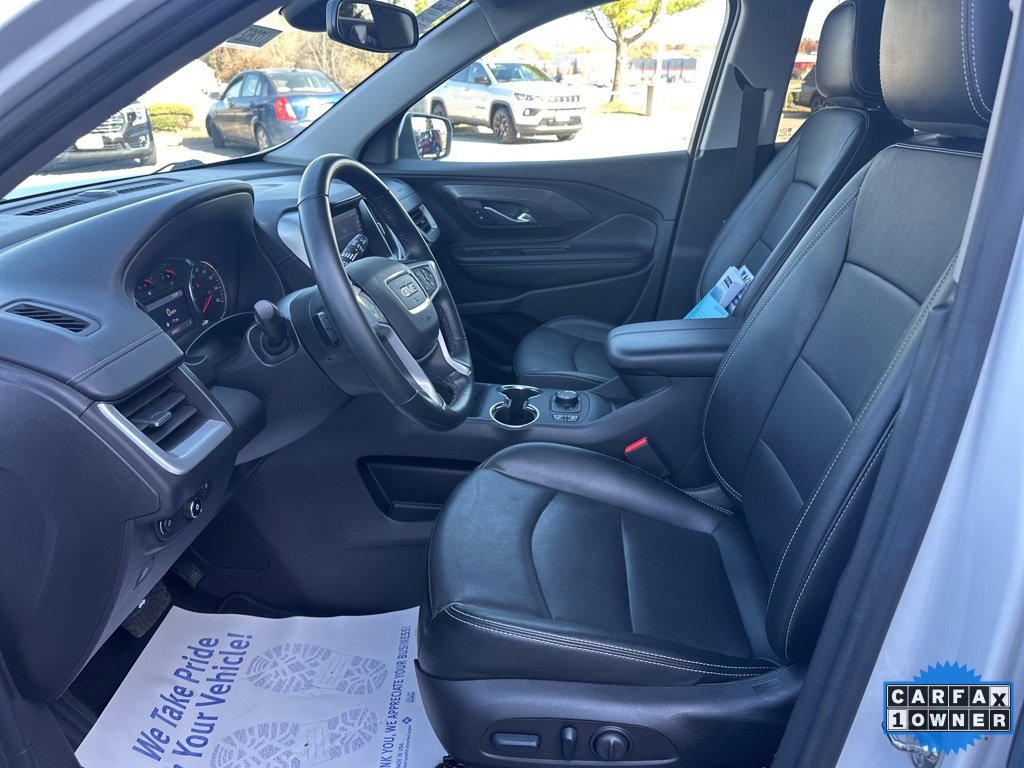 Used 2024 GMC Terrain SLT image 61