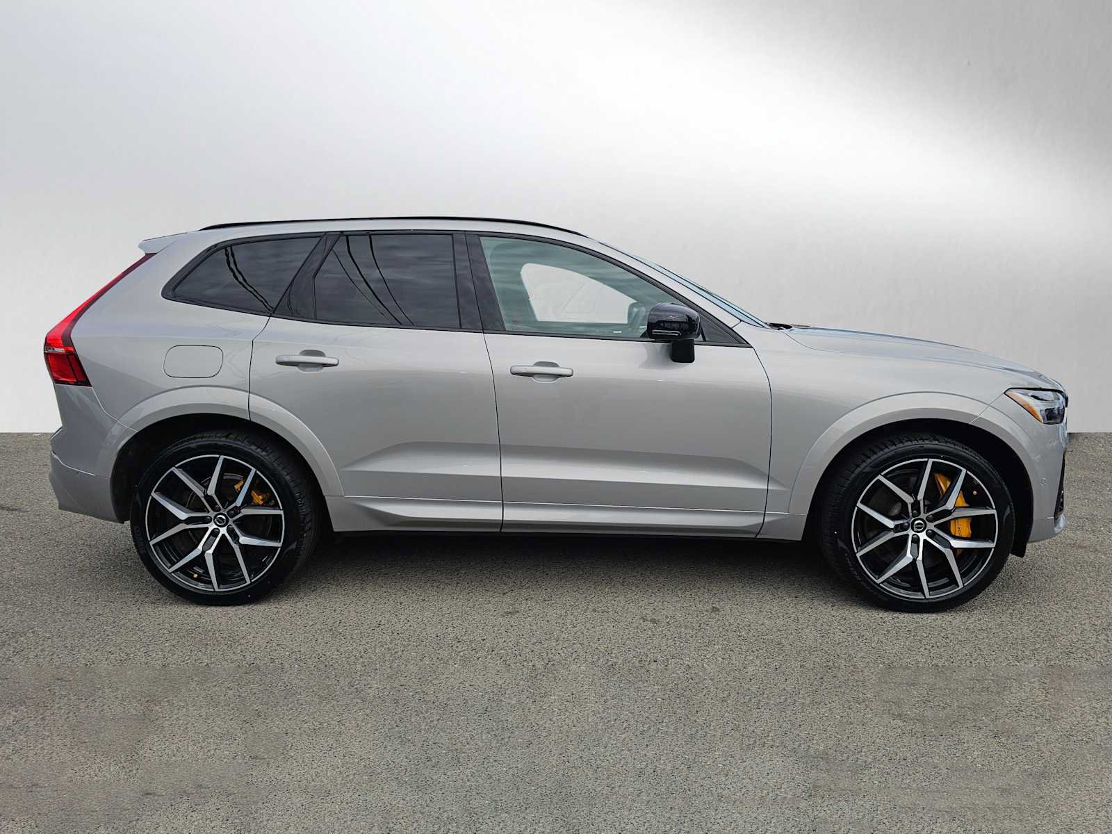 Certified 2025 Volvo XC60 T8 Polestar w/ Protection Package Premier AWD/4WD image 26