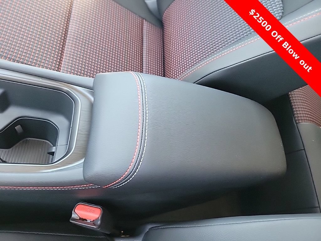 New 2025 Nissan Kicks SR FWD image 30