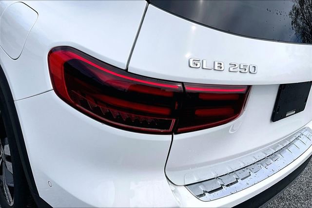 Used 2026 Mercedes-Benz GLB 250 4MATIC image 15