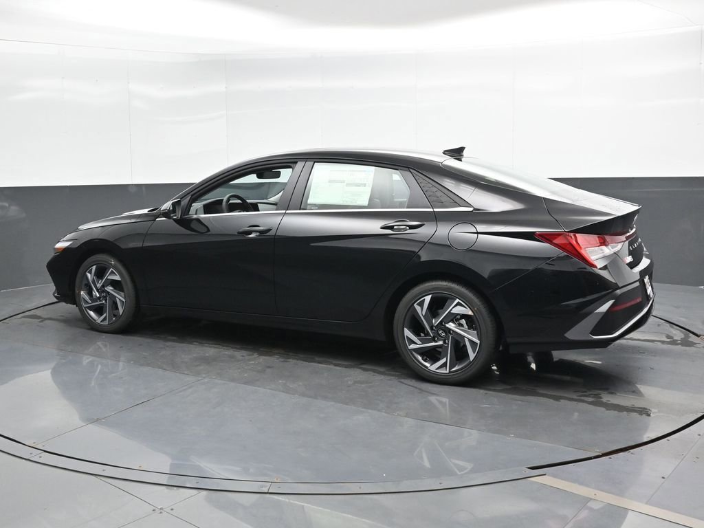 New 2025 Hyundai Elantra Limited image 9
