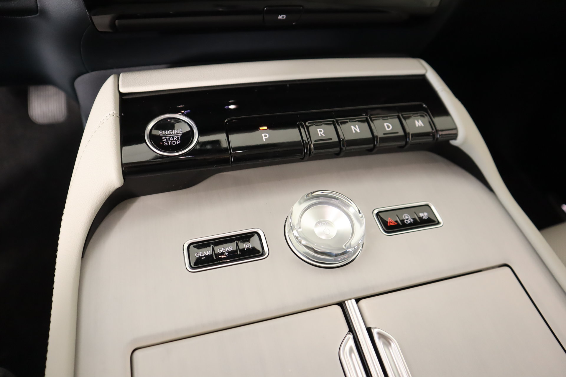New 2026 Lincoln Navigator Reserve w/ Jet Appearance Package AWD/4WD image 8