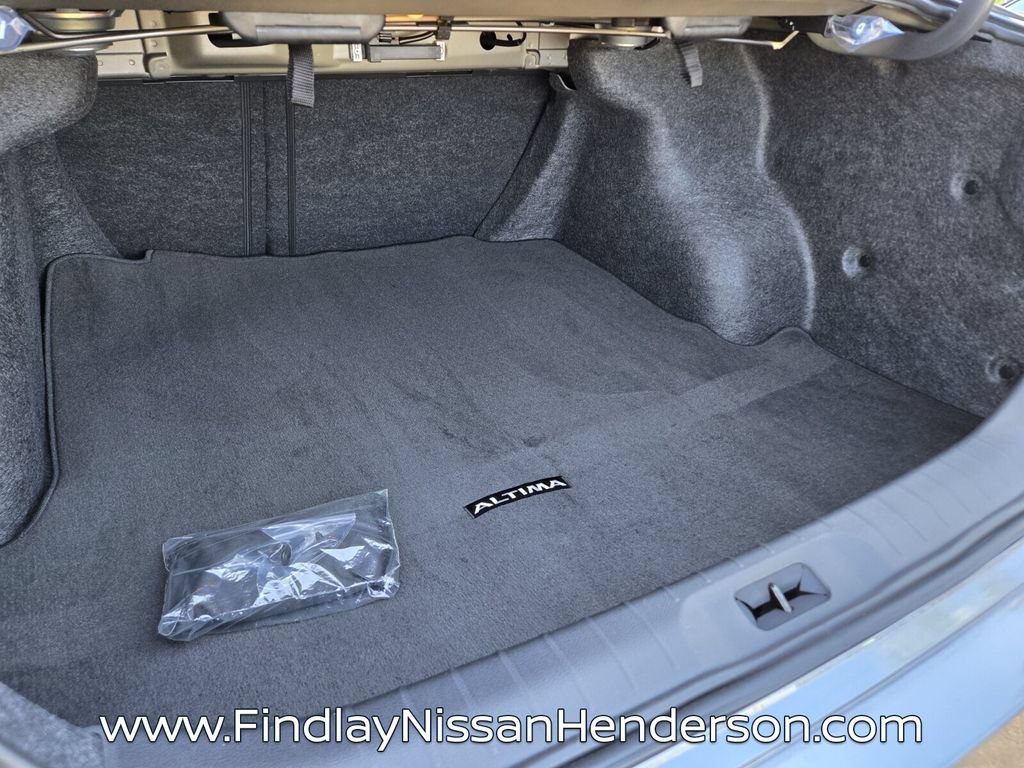 Used 2025 Nissan Altima 2.5 S FWD image 13