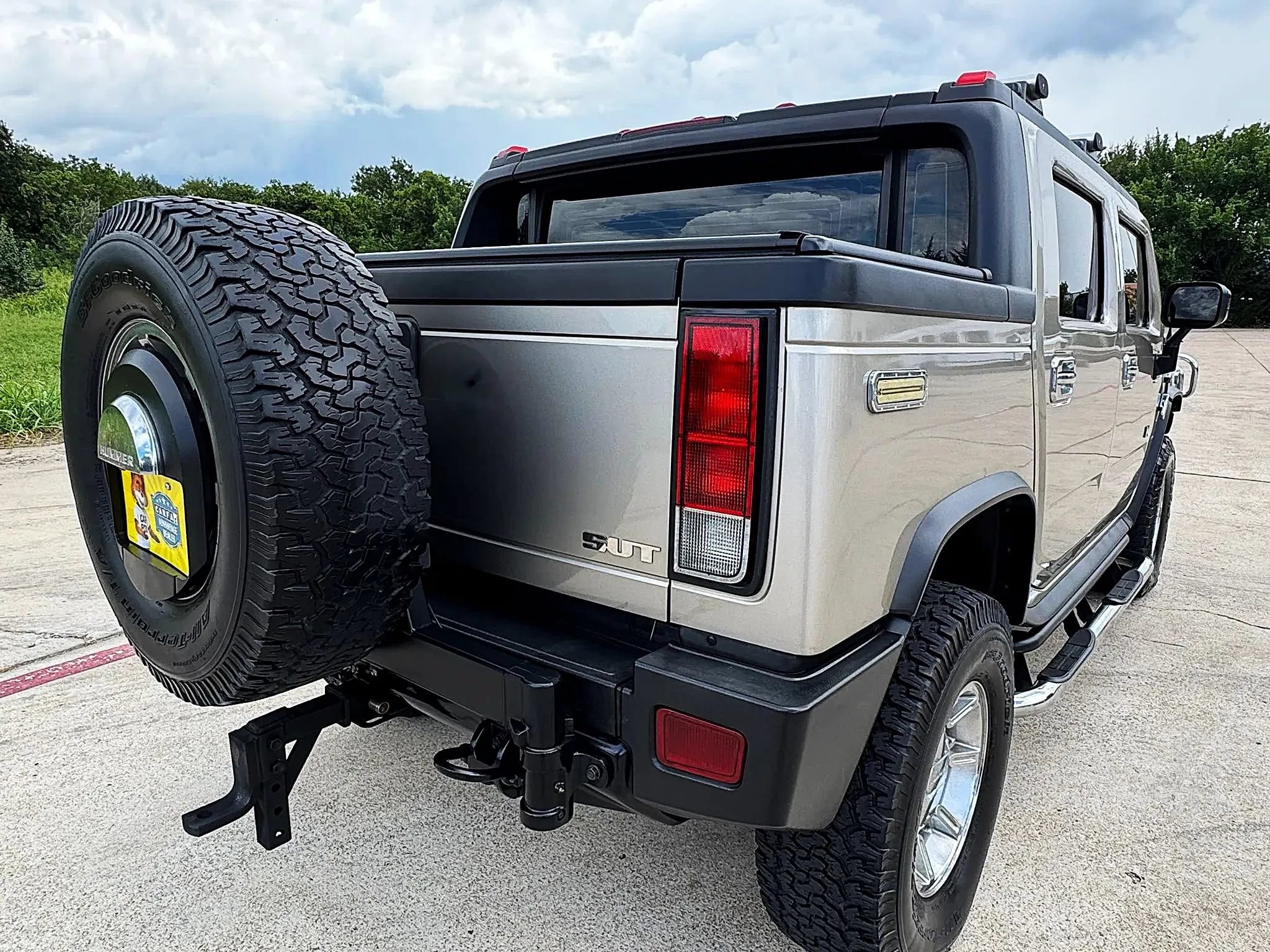 Used 2005 HUMMER H2 SUT w/ Preferred Equipment Group AWD/4WD image 4