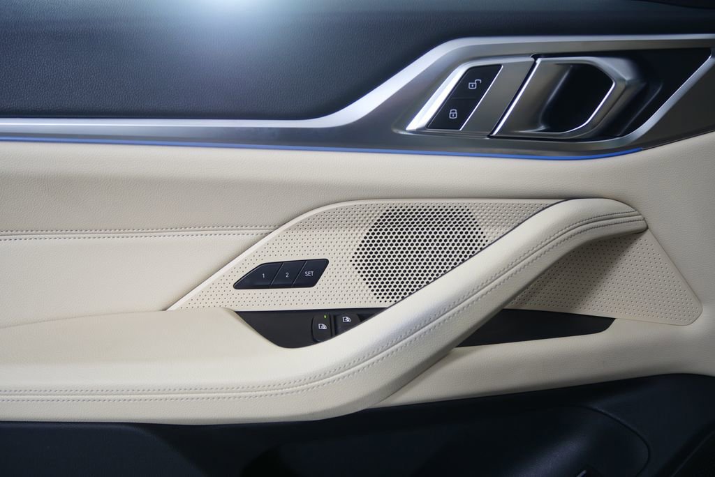 Used 2023 BMW i4 eDrive40 w/ Premium Package image 8