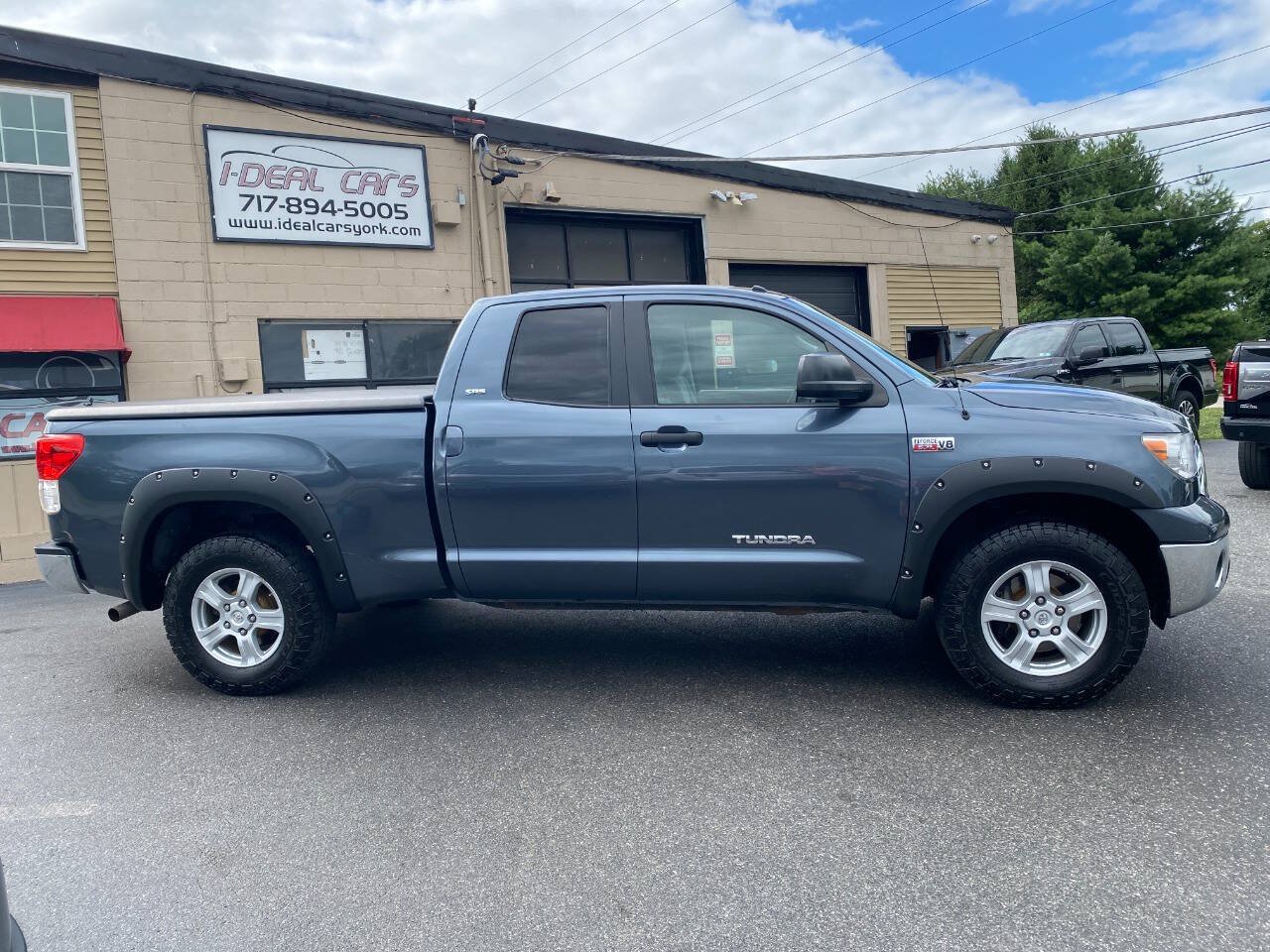 Used 2010 Toyota Tundra 4x4 Double Cab image 2