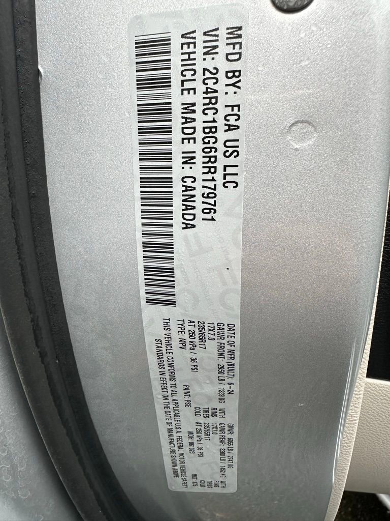 Used 2024 Chrysler Pacifica Touring-L image 43