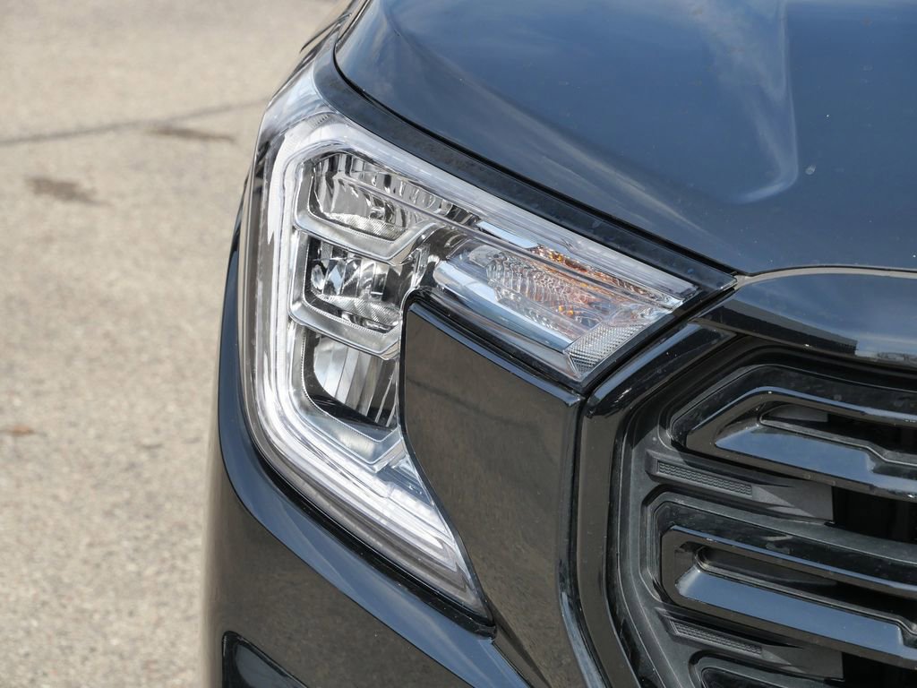 Used 2024 GMC Terrain SLE w/ Driver Convenience Package image 3