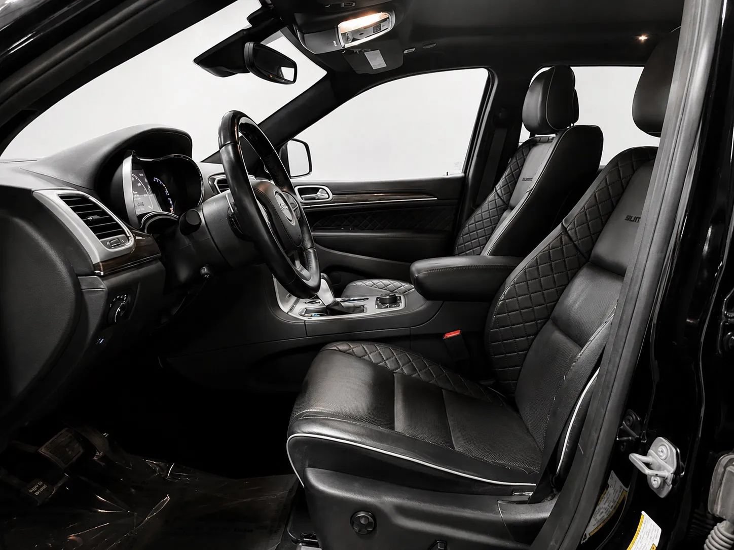 Used 2019 Jeep Grand Cherokee Summit AWD/4WD image 10