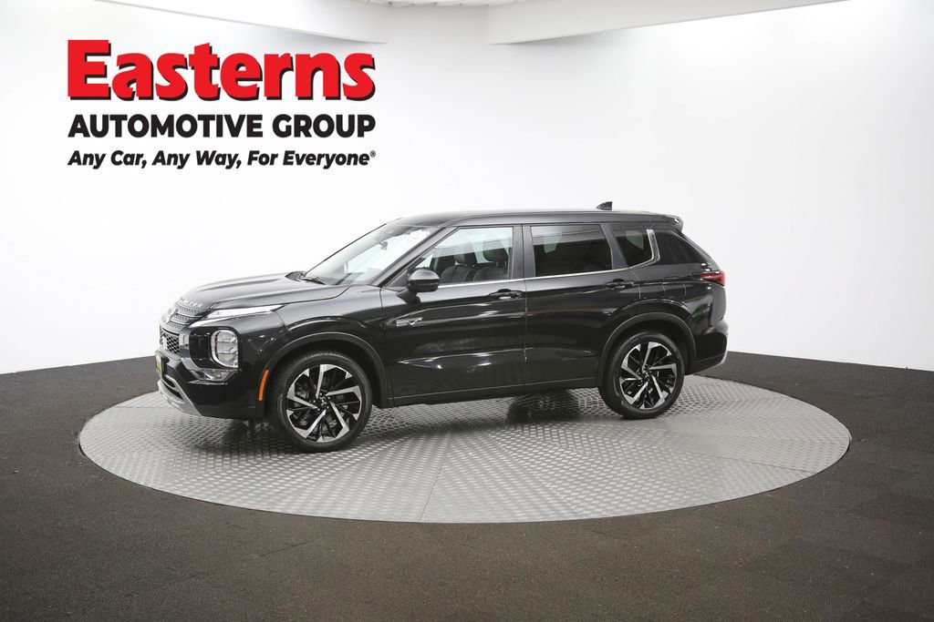 Used 2023 Mitsubishi Outlander SE image 59
