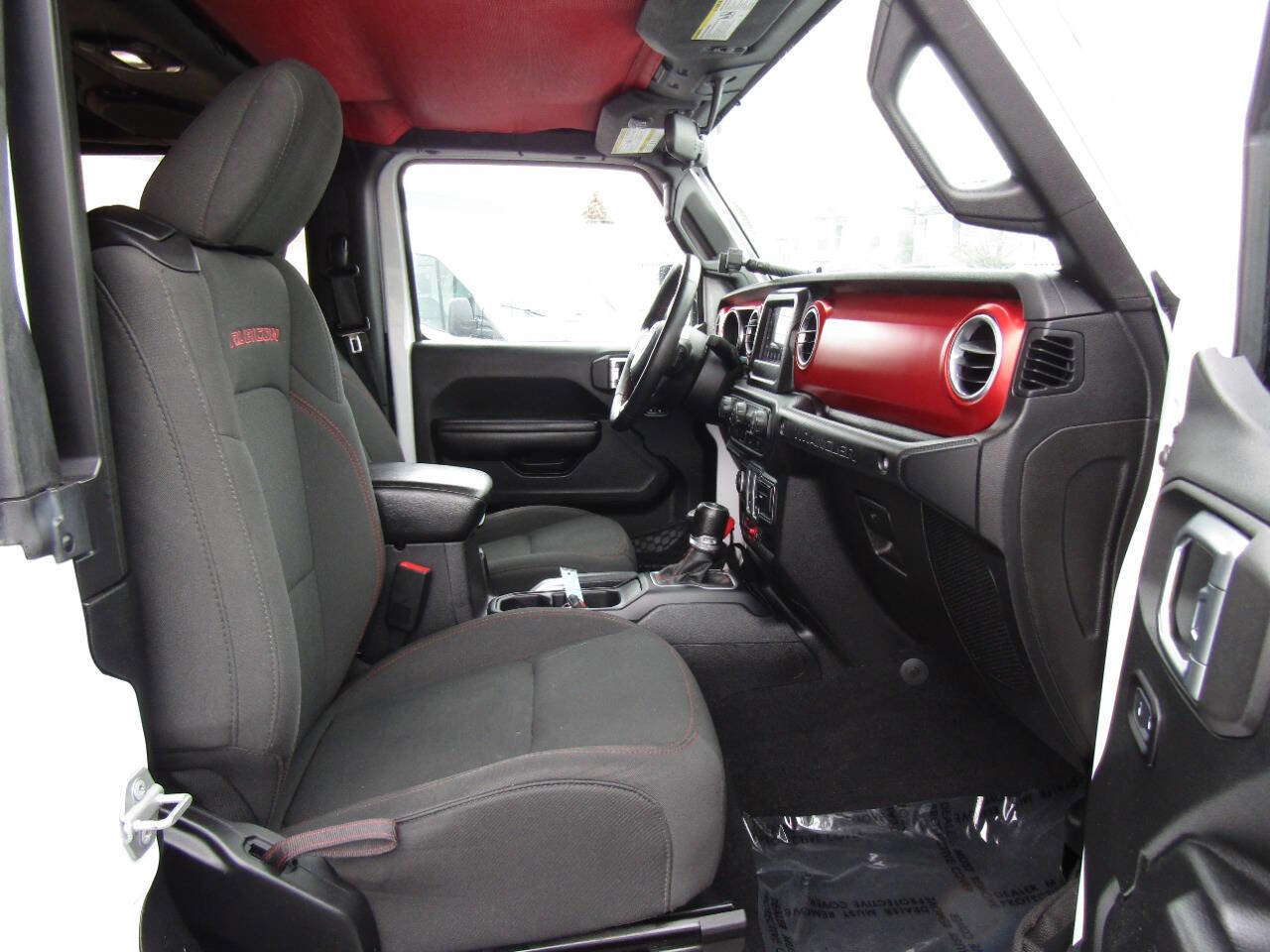 Used 2018 Jeep Wrangler Rubicon w/ Cold Weather Group image 25