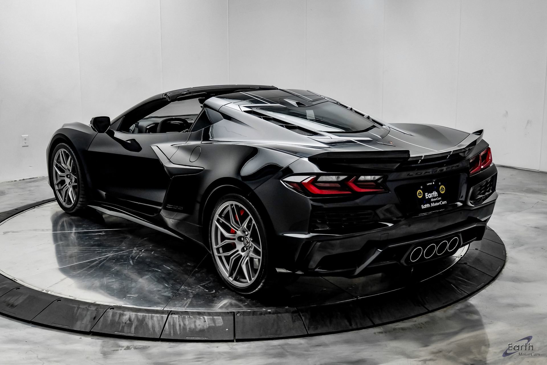 Used 2025 Chevrolet Corvette Z06 RWD image 15